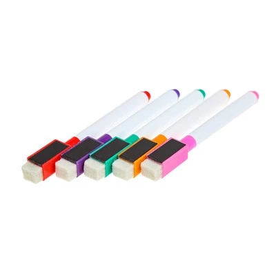 Whiteboard-markörer i magnetiska färger